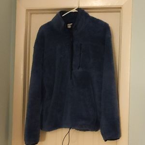 Quarter zip pull over